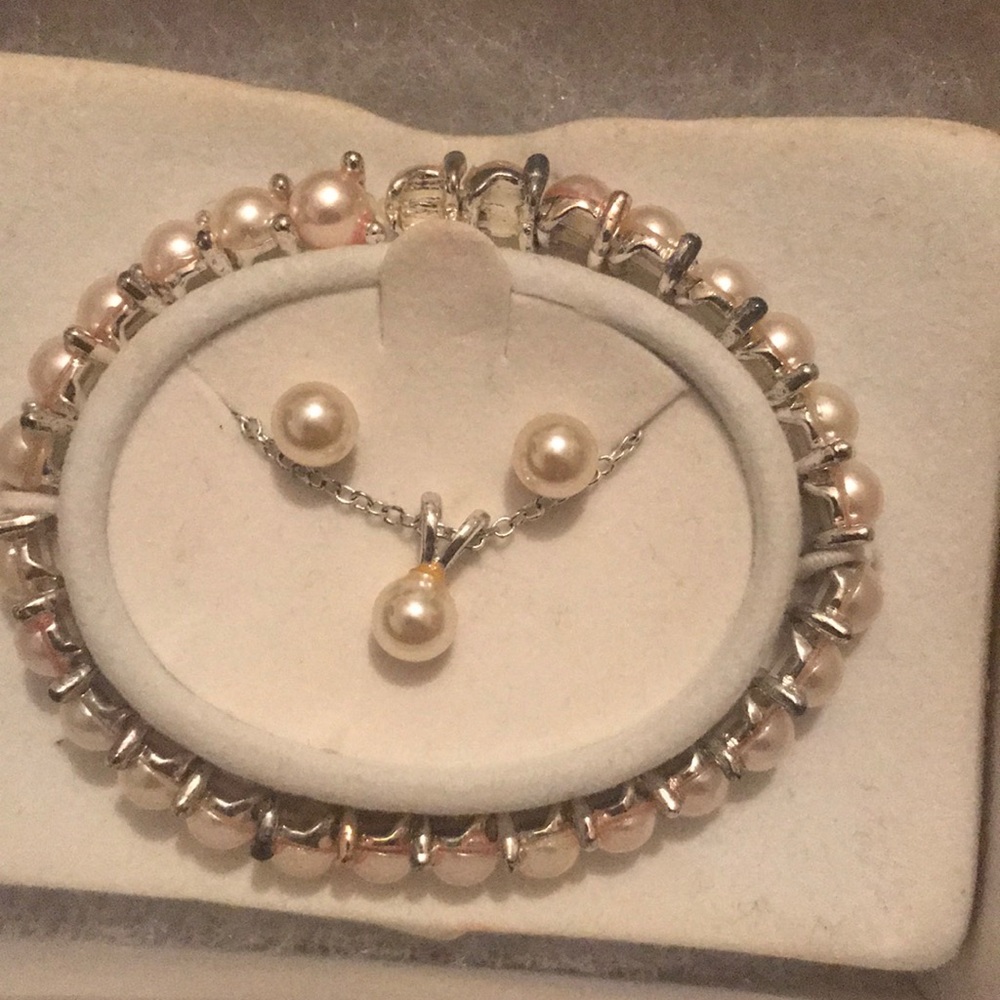 Pearls - Picture 3 of 3